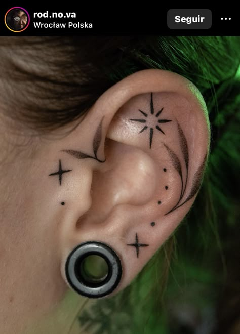 Space Ear Tattoo, Traditional Ear Tattoo, Outer Ear Tattoo, Tiny Neck Tattoos For Women, Floral Ear Tattoo, Dainty Ear Tattoos, Behind The Ear Tattoo Ideas Unique, Helix Tattoo Ideas, Tattoo Oreille