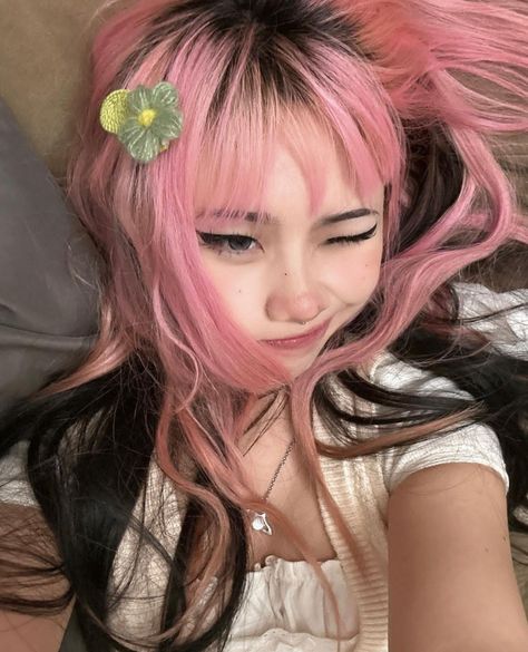 Pink And Black Hair, Pink Hair Dye, Pastel Pink Hair, Dyed Hair Inspiration, Hair Stylies, E Girl, Dye My Hair, Hair Reference, Hair Inspiration Color