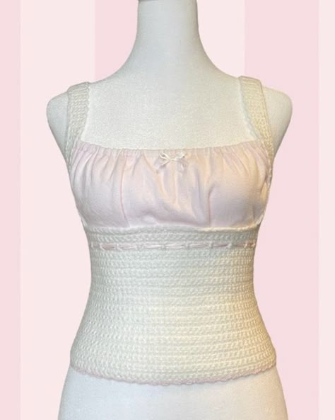 Trending Crochet 2023, Crochet Designs Clothing, Coquette Crochet Top, Crochet Swim, Kawaii Crochet, Crocheting Ideas, Crochet Fashion Patterns, Crochet Shirt, Crochet Things