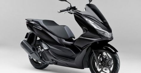 After being launched in its home country (Japan) in December last year, the 2021 Honda PCX 160 has now made its way into the Thailand market.