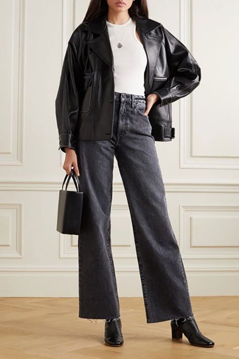 Wide-leg Jeans Wide Leg Black Jeans Outfit, Black Wide Leg Jeans Outfit, Black Jeans Outfit Winter, Wide Leg Jean Outfits, Wide Leg Jeans Winter, Wide Jeans Outfit, Jeans Pants Outfit, Wide Leg Black Jeans, Wide Leg Outfit