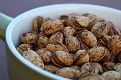 Southern Living's Spicy Pistachios - great homemade gift for family, friends and neighbors! Or set them out when your entertaining, these are always a hit! Kitchen Southern, Roasted Pistachios, Pistachio Recipes, Football Party Food, Recipes Appetizers And Snacks, Watching Movies, Healthy Appetizers, Fabulous Foods, Southern Recipes