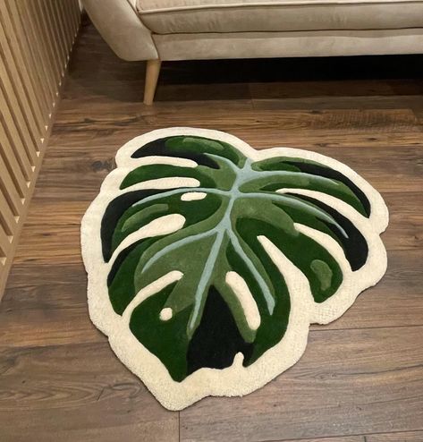 Just finished my first tufted rug, and I couldn’t be more excited to share it with you all! 😄 This 75x75 cm masterpiece is inspired by the lush beauty of monstera leaves and crafted entirely from luxurious wool yarn. The different shades of green bring a sense of calm and connection to nature right into your home. 🌿 Imagine the softness underfoot, the comfort of natural fibers, and the vibrant pop of green that brightens any space. . . . . . #rugmaking #tufting #tuftingart #tuftedrug #tuftt... Rug Tufting Patterns, Leaf Carpet, Rug Tufting Ideas, Moss Rug, Tufting Ideas, Rug Studio, Rug Inspiration, Moss Art, Different Shades Of Green