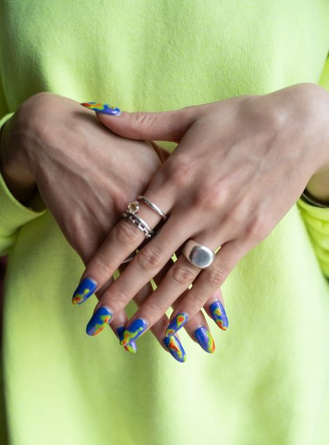 Some amazing heat map nail art on #ladyfancynails at #CND Design Lab for #NYFW, created with CND Creative Play Polishes. Heat Map Nail Art, Heat Nails Designs, Heatmap Nails, Thermal Nail Art, Heat Map Nails, Map Nail Art, Heat Nails, Tropical Futurism, Wave Nail Design