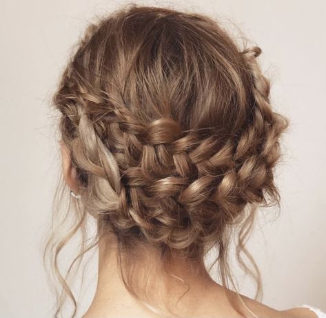 Penteado Cabelo Curto, Hair Vine, Box Braids Hairstyles, Hair Dos, Ombre Hair, Bridesmaid Hair, Pretty Hairstyles, Medium Length Hair Styles, Hair Looks