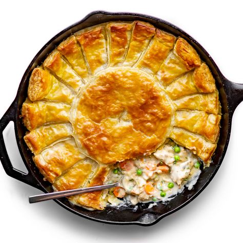 Vegan Chicken Pot Pie Vegetarian Chicken Pot Pie, Vegan Chicken Pot Pie, Vegan Pot Pies, Chicken Pot Pie Recipe, Soy Curls, Vegetarian Chicken, Pot Pie Recipe, Vegan Chicken, Frozen Puff Pastry