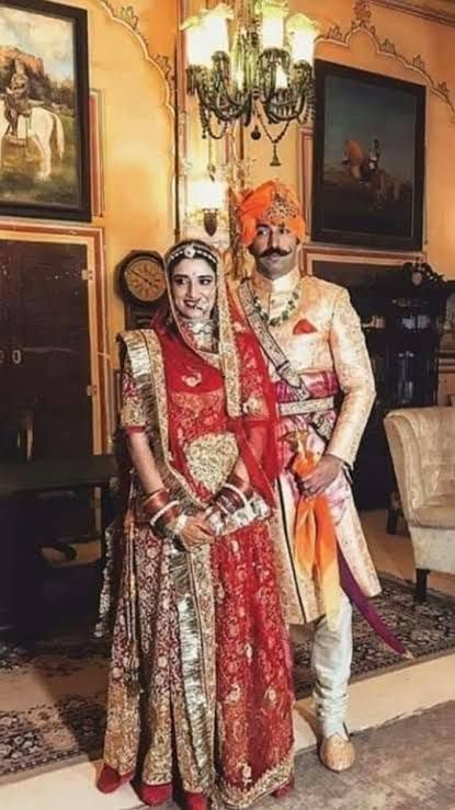 Rajputi Wedding Couple Poses, Rajput Wedding Dress, Rajputi Poshak Poses, Rajasthani Groom, Rajput Groom, Rajput Couple, Rajputi Pose, Rajputi Couple, Rajput Bride