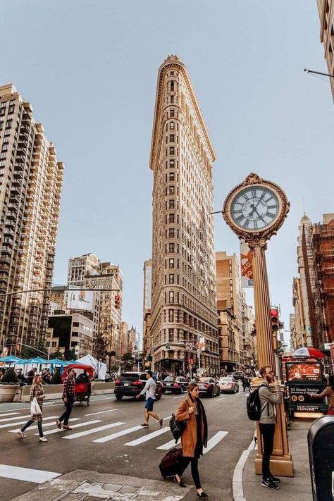 Flat Iron District Nyc, New York Tourist Aesthetic, Nee York, New York City Images, Nyc Architecture, Hybrid Animals, Travel Nyc, City Life Photography, Background Psd