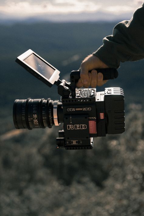 Filmmaking Gear, Cinematography Lighting, Photography Studio Setup, Filmmaking Inspiration, Film Camera Photography, Camera Design, Golden Hour Photography, Camera Rig, Cinema Camera