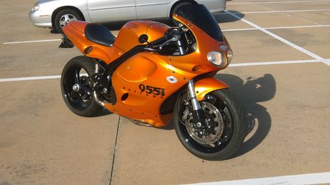 2000 Triumph Daytona 955i Triumph Daytona 955i, Bike Thoughts, Custom Helmet Design, Triumph Sprint, Candy Orange, Triumph Bikes, Moto Custom, Triumph Daytona, Triumph Speed Triple