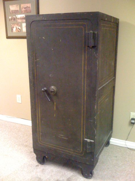 1920's era Diebold Safe. This reminds me a lot of a gun safe now 1920s Technology, Vintage Safe, Om Kalthoum, Liberty Safe, Antique Safe, Bank Safe, Fleet Farm, Ray White, Hidden Spaces