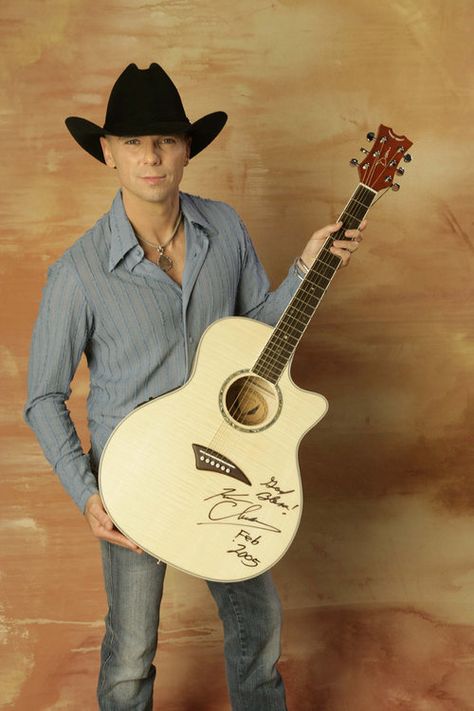 Kenny Chesney  <3 Kenny Chesney Quotes, Red Dirt Country, Kenney Chesney, No Shoes Nation, No Shoes, Country Boy, Kenny Chesney, Country Concert Outfit, Love My Man