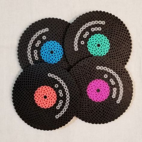 Perler Coasters, Melty Bead Designs, Melt Beads Patterns, Hamma Beads Ideas, Easy Perler Bead Patterns, Melty Bead Patterns, Pearl Beads Pattern, Easy Perler Beads Ideas, Art Perle