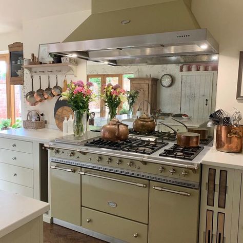 Mirror Splashback Kitchen, Antique Mirror Splashback, Tuscany House, Kitchen Refurbishment, Clean The House, Stone Backsplash, Wish Me Luck, New Kitchen Designs, Kitchen Splashback