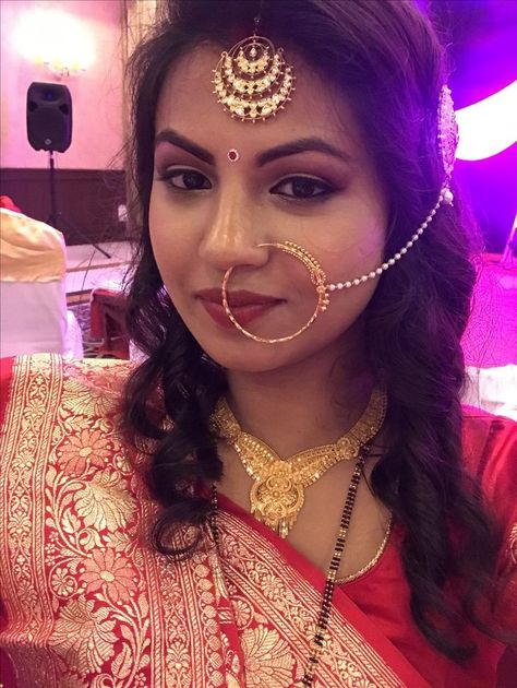 Nath Designs Gold Bridal, Necklace Name Design, Nath Designs, Nath Bridal, Nath Nose Ring, Silver Anklets Designs, Bridal Nose Ring, Gold Makeup Looks, Indian Wedding Makeup