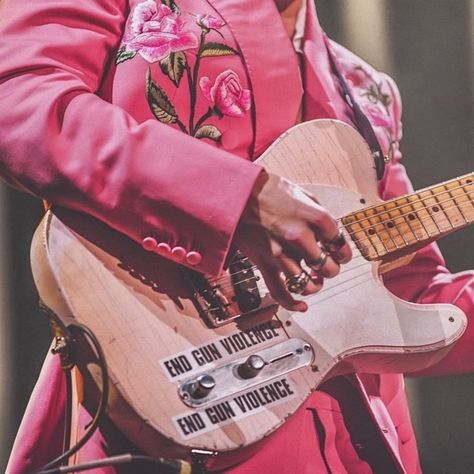 Harry Styles Guitar | Harry styles, Harry styles photos, Harry styles wallpaper Still The One Shania Twain, Harry Styles Guitar, Harry Styles Pink, You're Still The One, Pink Guitar, Still The One, Playlist Covers Photos, Harry Styles Poster, Harry Core