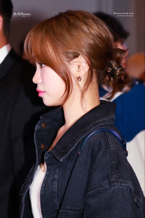 Chaewon Gf Material, Brown Hair Kpop, Chaewon Airport, Pretty Side Profile, Aesthetic Princess, Korean Haircut, Gf Material, Brown Hair Inspo, Nose Surgery