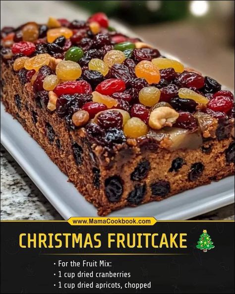 Old Fashioned Fruit Cake Recipe, Moist Fruit Cake Recipe, Christmas Cake Recipe Traditional, Christmas Fruitcake, Fruit Cake Recipe Christmas, Christmas Pudding Recipes, Salted Caramel Frosting, Christmas Meals, Dessert To Make