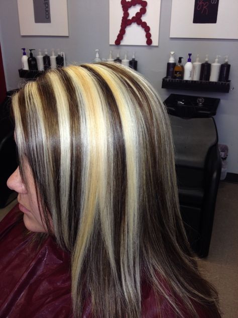 Dark low lights and highlights! Highlights Starting Low, Full Highlight And Low Light, Chunky Low Lights For Brown Hair, Chunky Highlights For Brown Hair Y2k, Blond Highlights On Brown Hair Y2k, High And Low Lights, Chunky Blonde Highlights, Hair Extentions, Dark Hair With Highlights