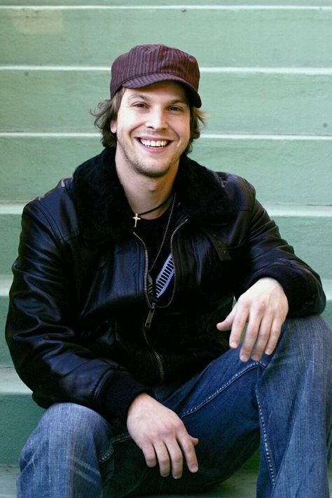 Gavin DeGraw Gavin Degraw, Music Hits, Piano Player, Love My Boys, Theme Song, Debut Album, Marry Me, Singer Songwriter, Make Me Smile