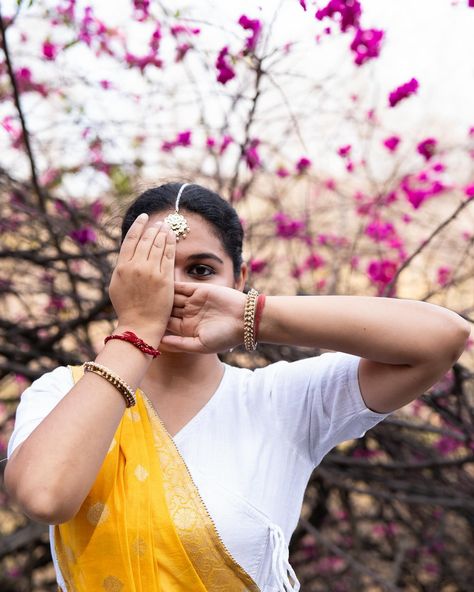 Kathak Dance Shoot 🌟 In frame @manaswini_kathak #danceshoot #dancechallenge #kathakshoot #kathakdance #kathaklove #photography #jaipurphotography #jaipurphotographer #jaipurtalks #jaipurdancers #rajasthandiaries #kathak #kathakdancers #jaipurkathak Kathak Poses For Photoshoot, Kathak Dance Poses, Kathak Dance Photography, Kathak Photoshoot, Kathak Photography, Kathak Poses, Corporate Headshot Poses, Frock Photos, Dance Shoot