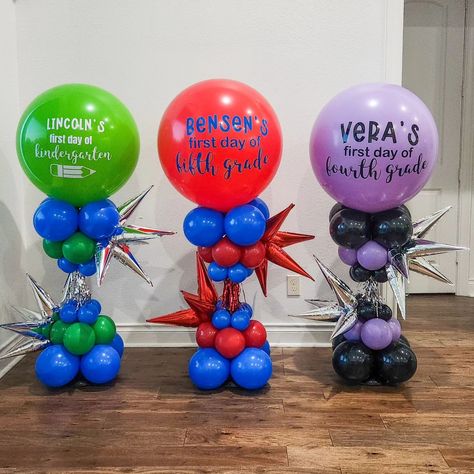 Crazy Balloon Tower, Crazy Tower Balloon, First Day Of School Balloon Ideas, 1st Day Of School Balloons, First Day Of School Balloons, Back To School Balloon Bouquet, Balloon Tower Ideas, First Day Of School Balloon, Back To School Balloons