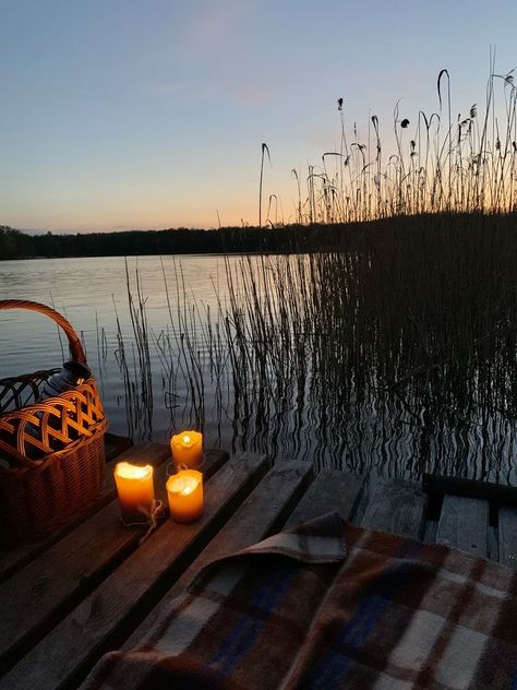 Cozy Summer Aesthetic, Cute Date Ideas, Autumn Cozy, Autumn Aesthetic, Slow Living, Date Ideas, Summer Aesthetic, Life Is Beautiful, Happy Places