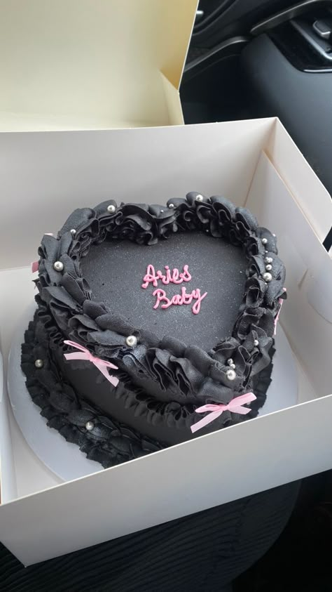 cute cake, black with pink bows #aries #ariescake Aries Cake Ideas, Aries Bday Cake, Aries Szn Cake, Birthday Cake Black And Pink, Birthday Cake With Bows, Aries Baby Cake, Black And Pink Birthday Cake, Aries Birthday Cake, Birthday Cake Aesthetic Black