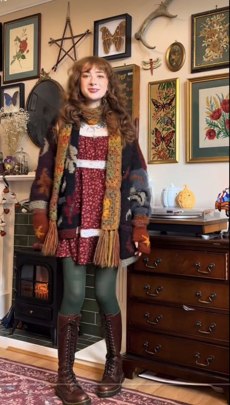 Plaid Costume Ideas, Dress With Colored Tights, Casual Wizard Outfit, Witchy Winter Outfits Cold Weather, Eccentric Style Outfits, Winter Dress Layering, Cool Layered Outfits, Winter Dark Academia Outfits, Rustic Outfits For Women