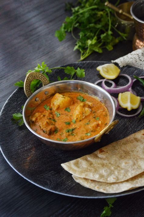 Chicken Korma – Savory&SweetFood Muslim Food, Gluten Free Main Dishes, Chicken Korma, Ethiopian Food, Cooking Courses, Halal Recipes, Instagram Image, Chicken Spices, Curry Chicken Recipes