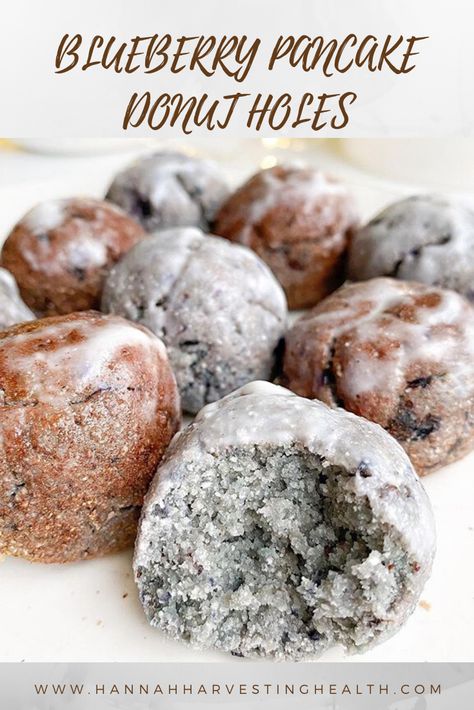 Blueberry Donut Holes Recipe, Paleo Donut Holes, Blueberry Donut Holes, Blueberry Doughnuts, Baked Donut Holes, Blueberry Cake Donuts, Donut Hole Recipe, Blueberry Donuts, Easy Donut Recipe