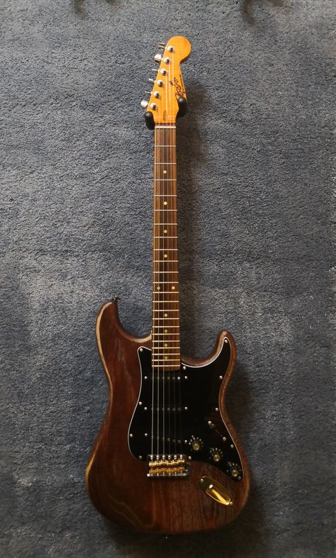 NBD Premium Custom Brownie Stratocaster Stratocaster Aesthetic, Brown Electric Guitar, Custom Stratocaster, Strat Guitar, Guitar Inspiration, Stratocaster Guitar, Cool Electric Guitars, Guitar Gear, Beautiful Guitars