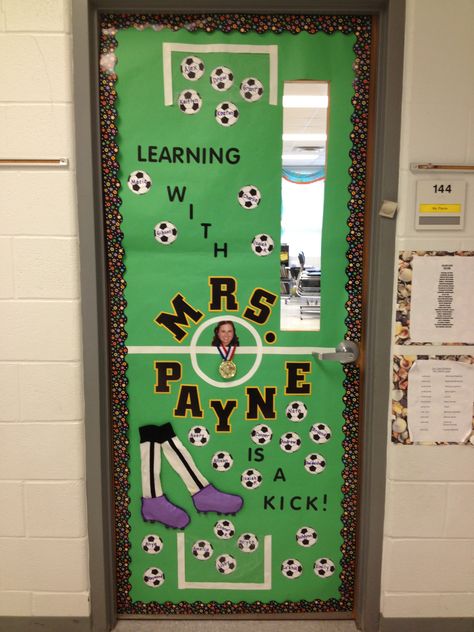 In honor of teacher appreciation I decorated my son's teacher's classroom door in what she loves - soccer! Soccer Decorations, Sports Vbs, Principal Ideas, Classroom Door Decorations, Teacher Door Decorations, Classroom Door Displays, Teacher Appreciation Doors, Soccer Room, Soccer Decor