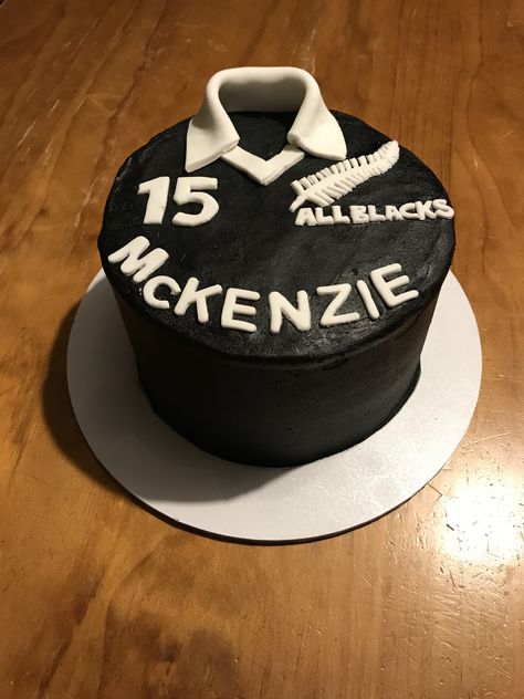 All Blacks Cake Rugby, Rugby Cake Ideas, 18th Birthday Cakes, Rugby Images, Rugby Cake, Rugby Birthday, Bd Cake, 8th Birthday Cake, All Blacks Rugby