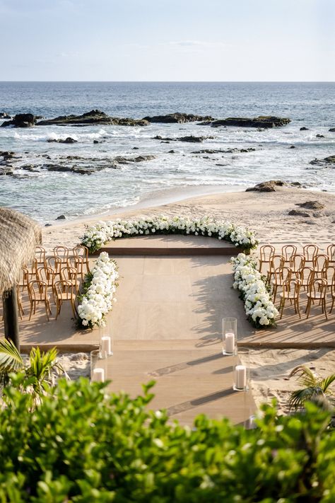 Beach Venues For Weddings, Wedding Beach Luxury, Beach Wedding Layout, Beach Civil Wedding Decoration, Ceremony On The Beach, Wedding Dress Destination Beach, Ceremony Beach Wedding, Beach Wedding Platform, Upscale Beach Wedding