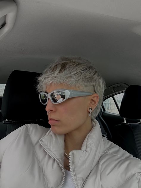 #y2k #aesthetic #fashion #gray #shorthairstyles #mullet Grey Hair Mullet, Grey Mullet, Short Mullet, Y2k Aesthetic Fashion, Modern Mullet, Grey Hair, Y2k Aesthetic, Grey Shorts, Ash Grey