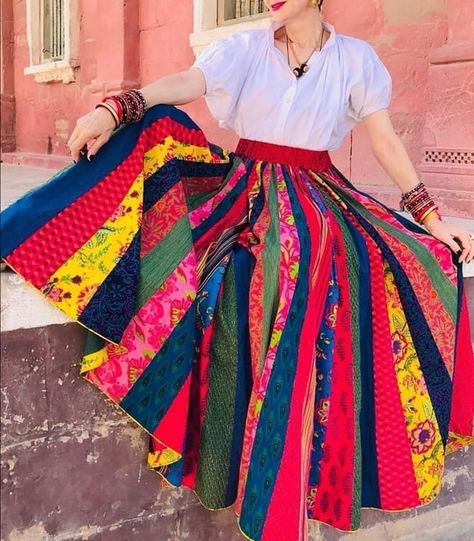 The Stitch Sisters Our Sensational Vintage Boho Maxi Skirt Sewing Life Boho Skirt Diy, Maxi Skirt Pattern Free, Diy Skirt Tutorial, Maxi Skirt Tutorial, Diy Maxi Skirt, Maxi Skirt Pattern, Skirt Pattern Free, Boho Maxi Skirt, Shweshwe Dresses