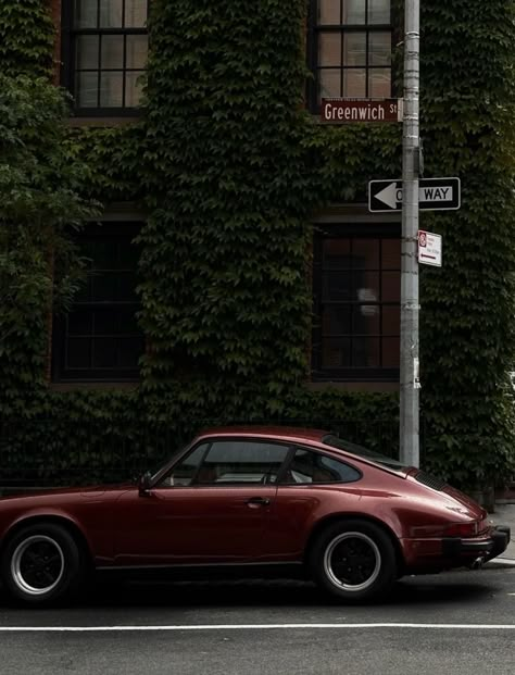 Vintage Cars Aesthetic Wallpaper, Dark Red Autumn Aesthetic, Aesthetic Iphone Wallpapers Vintage, Wallpaper Classy Aesthetic, Classic Wallpaper Iphone, Red Porsche Wallpaper, Classy Wallpaper Aesthetic, Autumn Wallpaper Aesthetic Iphone, Porsche Aesthetic Wallpaper