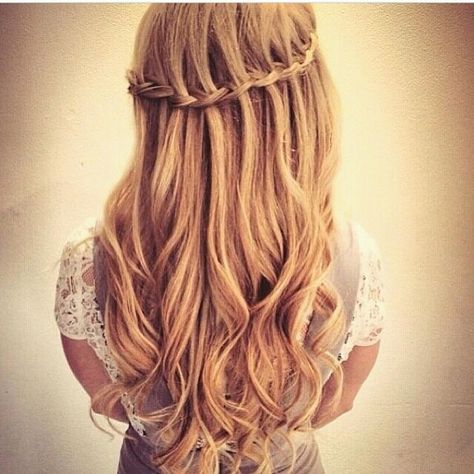 Waterfalls thos <3 Waterfall Braid Hairstyle, Plaits Hairstyles, Blonde Curls, Waterfall Braid, Best Wedding Hairstyles, Beautiful Curly Hair, Stylish Hair, Hair Waves, About Hair