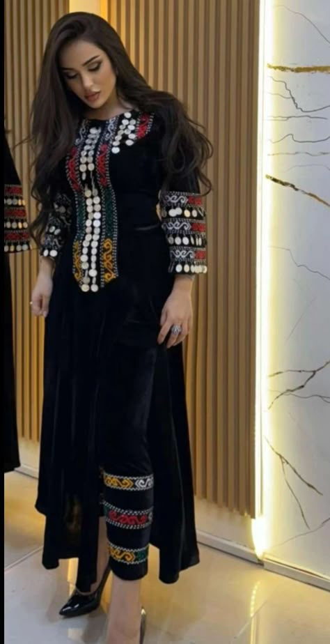 Velvet Pakistani Dress, Afghani Clothes, Stylish Kurtis Design, Smart Casual Dress, Latest Dress Design, Afghan Fashion, Stylish Short Dresses, Afghan Clothes, Women Dresses Classy