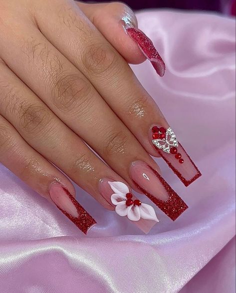 Red And Pink Nails, Christmas Nails Inspiration, Cute Red Nails, Nails With Red, Yoga Strong, Quince Nails, Quinceanera Nails, Red And Gold Nails, Sports Fit