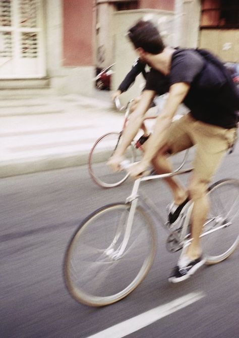 Fast Urban Bike Style, Bike Gang, Coffee Bike, Bike Aesthetic, Commuter Bicycle, Riding A Bike, Urban Bike, Cycle Chic, I Want To Ride My Bicycle