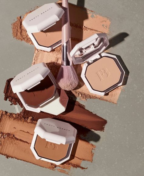 FENTY BEAUTY BY RIHANNA on Instagram: “Givin y'all that skin SKIN 💁🏽‍♀️ when you apply our #PROFILTRPOWDERFOUNDATION with the included sponge to build true-to-you coverage or swirl…” Fenty Beauty Powder, Rihanna Beauty, Bee Makeup, Beauty Advisor, Best Makeup Artist, Matte Powder, Caking It Up, Luxury Makeup