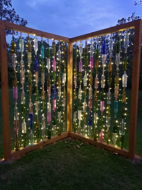 Bottle Wall, Have Inspiration, Diy Backyard Landscaping, Backyard Diy, Backyard Diy Projects, Outside Decor, Outdoor Decor Backyard, Garden Yard Ideas, Outside Ideas