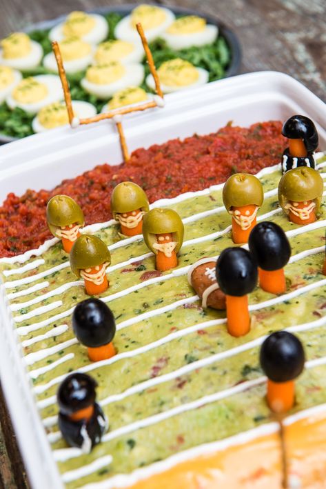 Big game football field party dip Football Game Party, Football Game Food, Super Bowl Snack Recipes, Field Party, Football Party Foods, Bowl Party Food, Party Dip, Football Snacks, Football Party Food