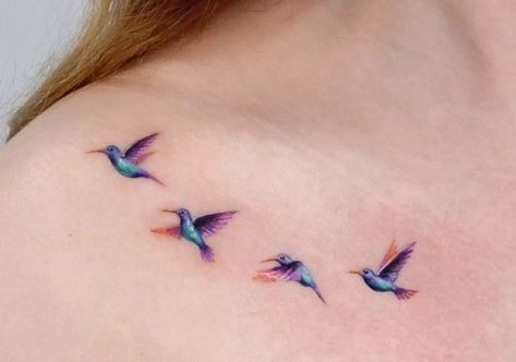 Hummingbird Tattoo Watercolor, Hummingbird Tattoo Meaning, Hummingbird Tattoos, Small Hummingbird Tattoo, Tattoos Infinity, Hibiscus Tattoo, Single Needle Tattoo, Inspiration Tattoo, Tasteful Tattoos