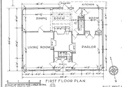 This is a ‘saltbox’.        The name comes from its roof, which reminded Victorians of the slope of kitchen saltboxes.      Variations ... Saltbox House Plans, House Chimney, Manor Floor Plan, Salt Box House, Saltbox House, Saltbox Houses, Modern Barn House, Salt Box, Front Rooms