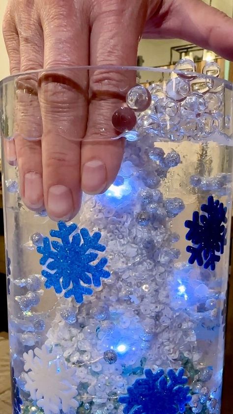 Water Beads Christmas Centerpiece, Clear Orbeez Centerpieces, Waterbeads Centerpiece Diy, Water Beads Christmas, Water Gel Beads Centerpieces, Orbeez Centerpieces, Water Beads Centerpiece, Holiday Centerpieces Diy, Water Gems