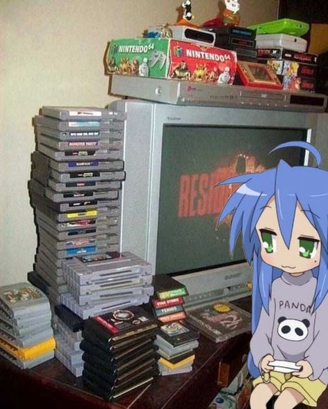 Hikikomori Anime, Izumi Konata, Kuroki Tomoko, Rosé Core, Konata Izumi, Anime 2000s, Animecore Webcore, Anime Core, Real Anime