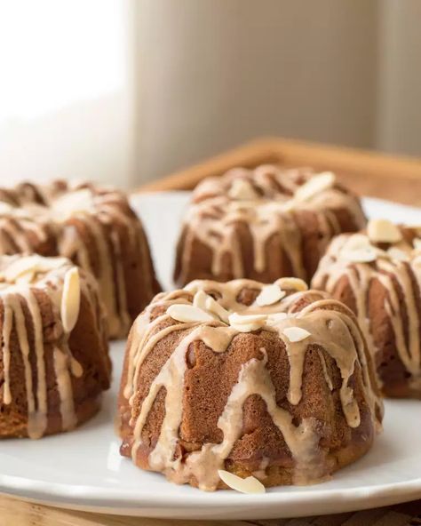 Mini Bundt Cakes Recipes, Fall Apple Recipes, Mini Bundt, Mini Bundt Cakes, Special Desserts, Bundt Cakes Recipes, Mini Apple, Cakes Recipes, Bbc Good Food Recipes